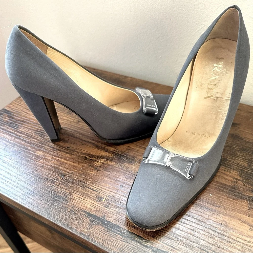 Vintage Prada acrylic buckle blue pump size 36.5 - Picture 1 of 13
